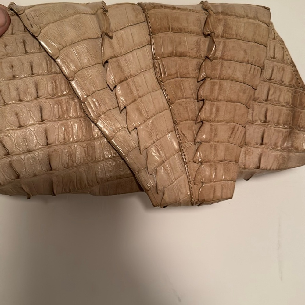 NWOT Designer Genuine Crocodile (Caiman) tail clutch NEW!